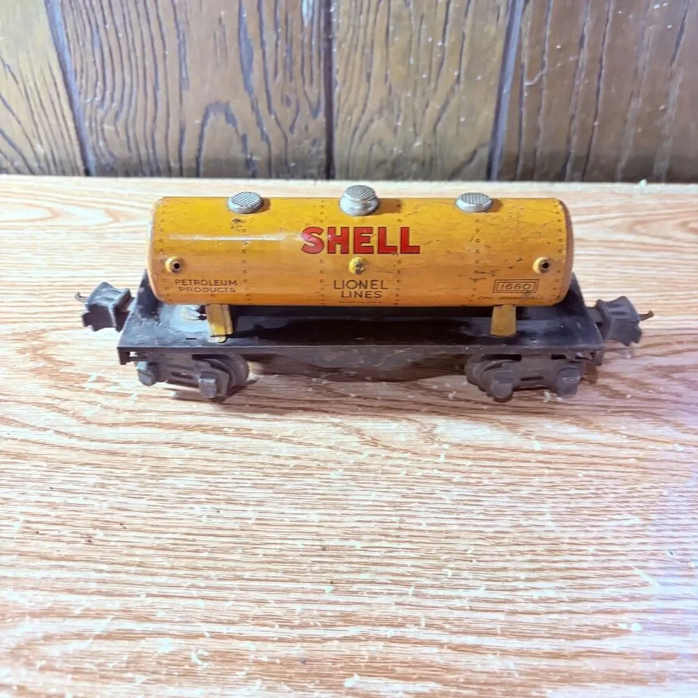 Vintage Lionel 1680 Shell Tank Car 0 Gauge Railway Railroad Train Yellow